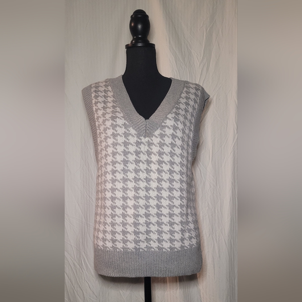 Abercrombie & Fitch Gray Knit Sweater